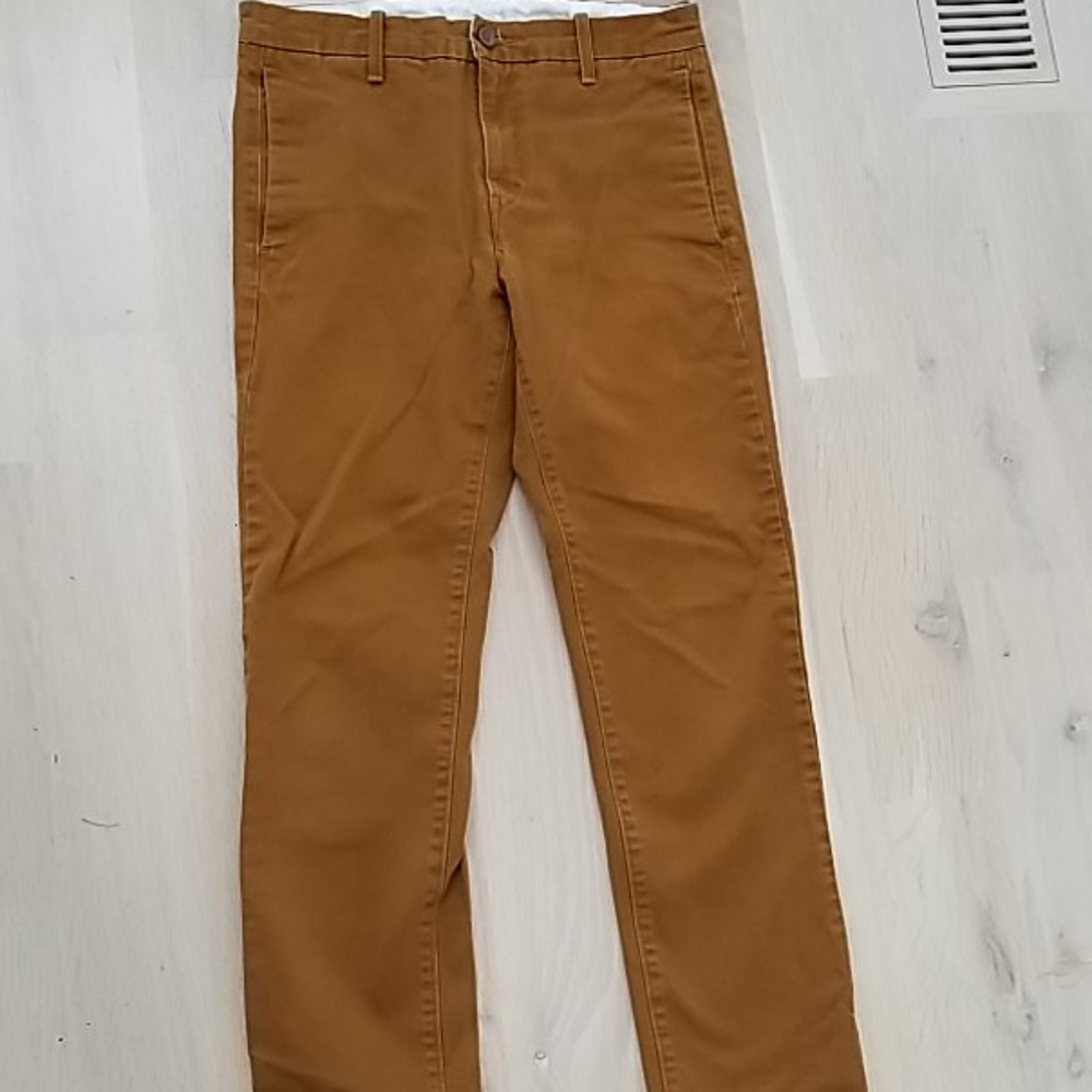 Young Men's khaki pant